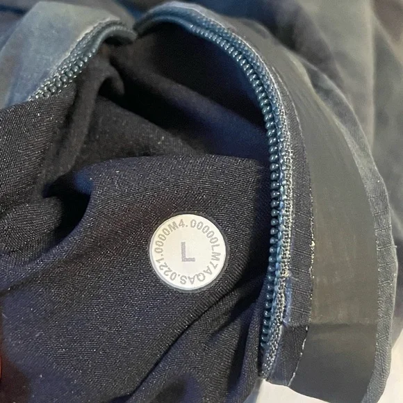 lululemon athletica Black Athletic Shorts - Picture 3 of 3